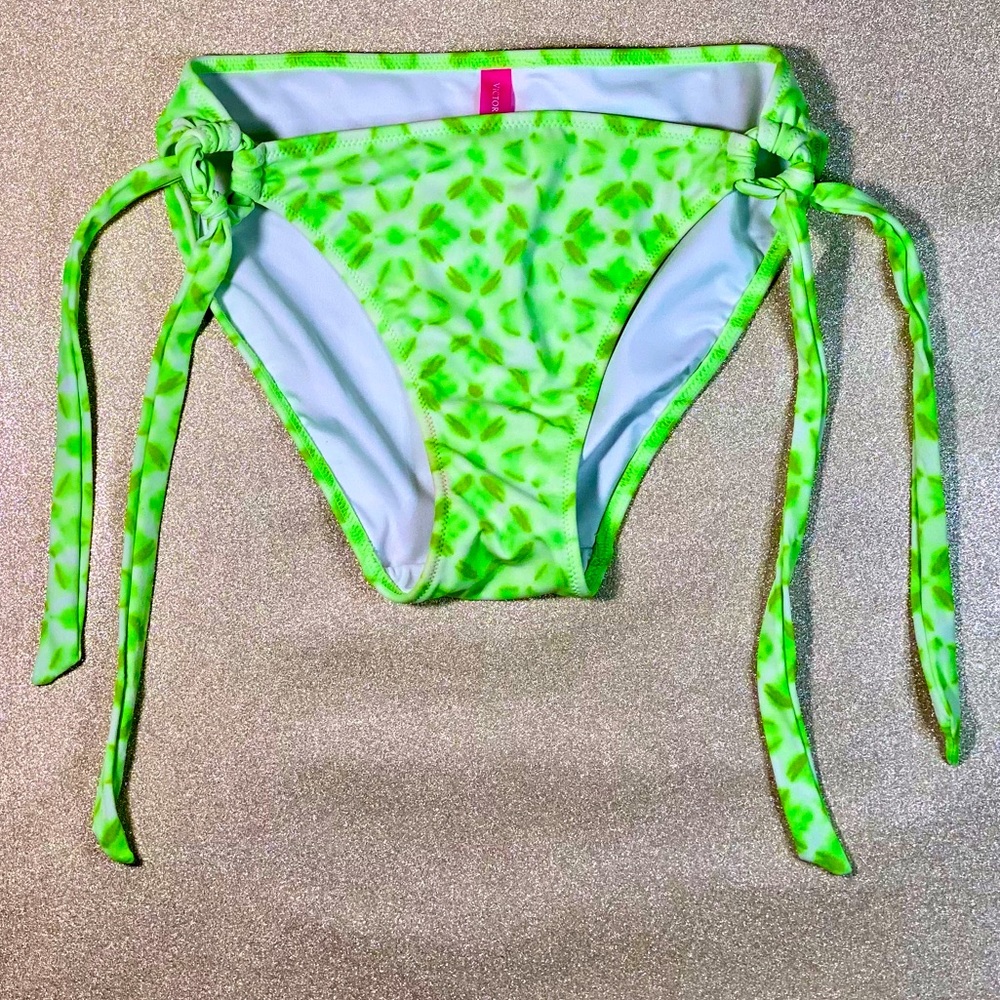 Victoria’s Secret PINK - green and white tie dyed bikini bottoms!